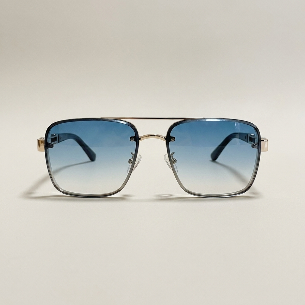 ITERPUB::cold-berlinde-15662300332358::02-variant-sky-blue