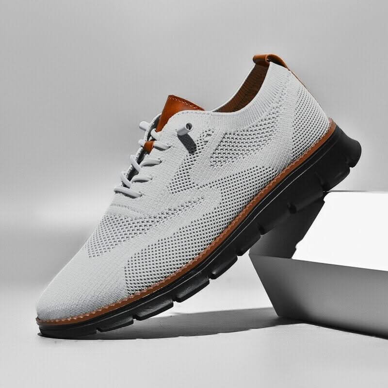 Schlupfsneaker mit markanter Sohle
