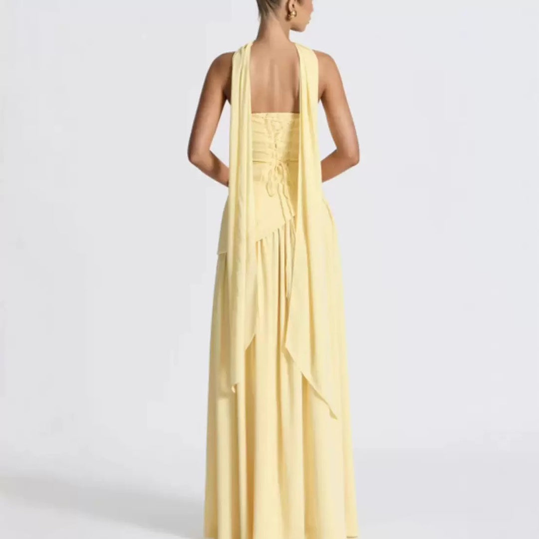 Trägerloses Maxikleid mit Beinschlitz
