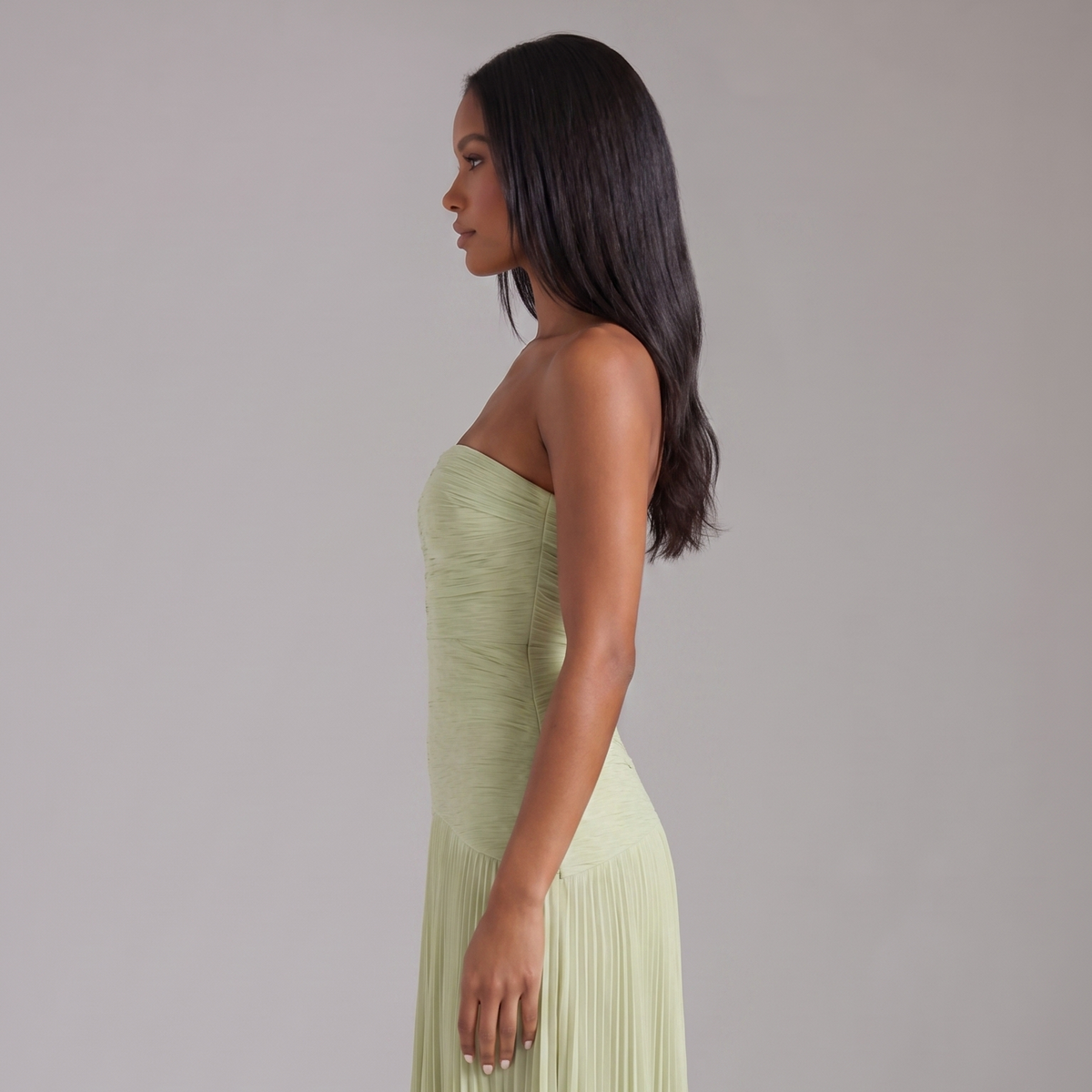 Salbeigrünes Maxikleid