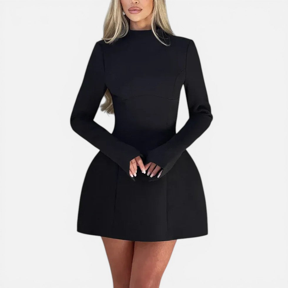 Minikleid mit offenem Rücken